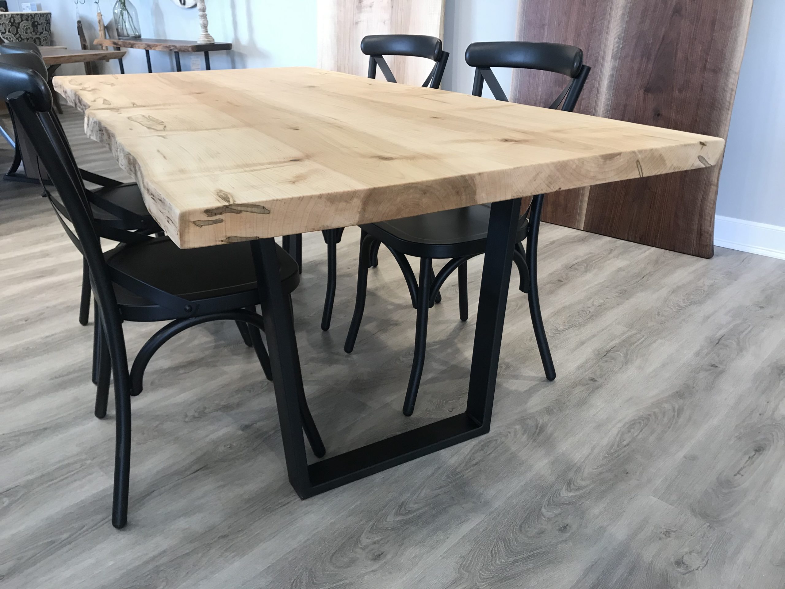 maple dining room tables